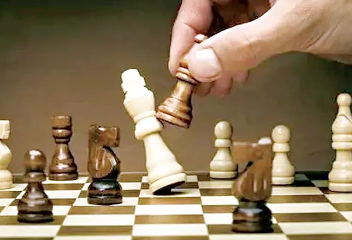নির্বাচন : বাগে আনতে নানামুখী চাপ