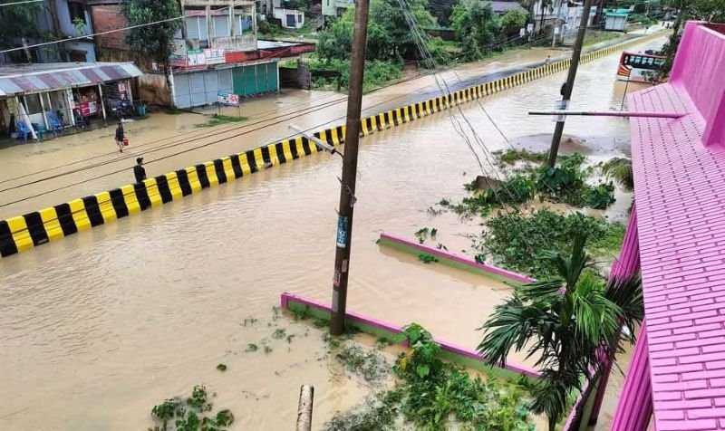 বড়লেখায় পাহাড়ি ঢল ও বৃষ্টিতে ৫০০ ঘর ক্ষতিগ্রস্ত, ক্ষতি ৫ কোটি টাকা